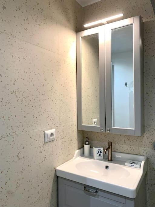 Stylish Flat In Porta Romana-Fondazione Prada Milán Exterior foto